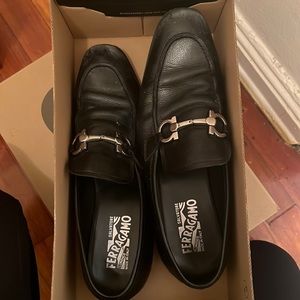 Used Salvatore Ferragamo flori 2 cm
